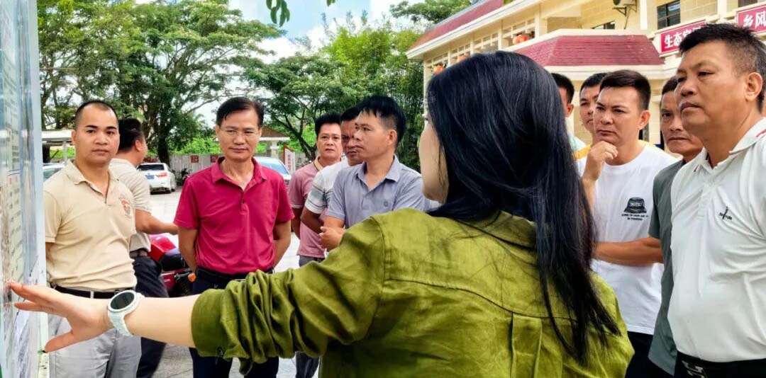 深耕田长制建设 筑牢耕地保护防线 —— 市自然资源和规划局扎实开展“送牌下乡” 压实基层管护责任